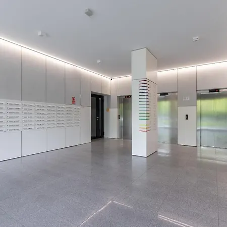 City Centre & Modern Quiet Apartment With Parking By Renters Prestige-2